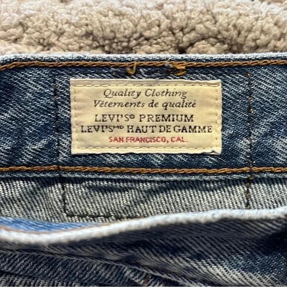 Levi’s Premium Wedgie Fit Jeans - Picture 2 of 8